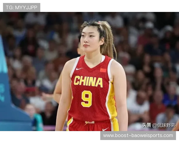 中国女足球星李梦简历与成长历程解析:从青涩到巅峰的励志之路 中国女足球星李梦简历与成长历程解析:从青涩到巅峰的励志之路