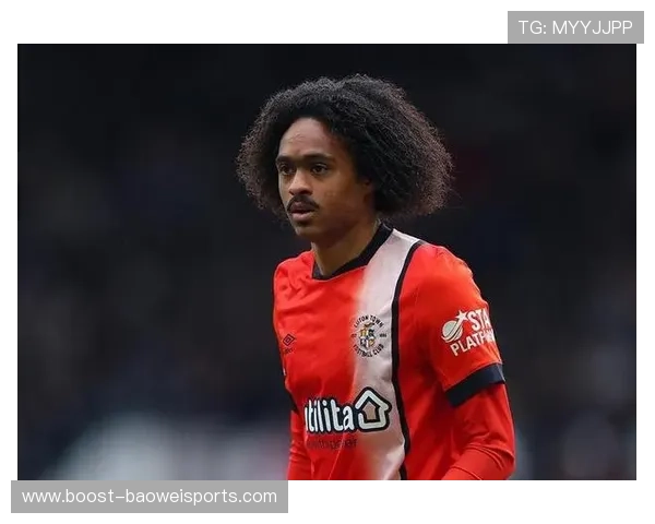 英国华人足球球星排名榜揭晓 聚焦英伦足坛华裔球员风采